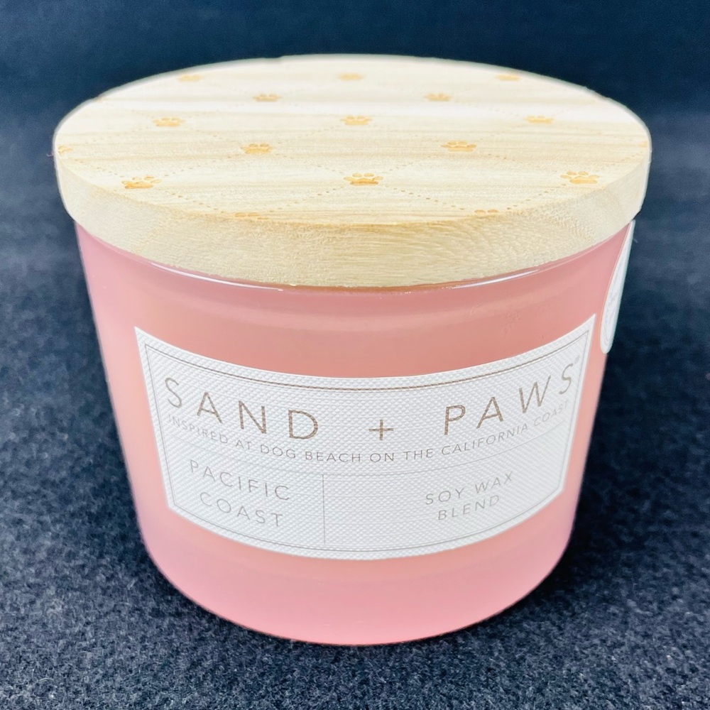 NWT Sand + Paws Pacific Coast Candle 2 Wick 12oz Pink Jar Paw Print Wood Lid